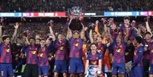 Reporte Deportivo 8 Noticia: ¡Campeón! Barcelona gana LaLiga con victoria sobre el Real Madrid.